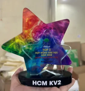 Kỷ niệm chương pha lê thủy tinh B3L cao tổng 16cm 18cm 20cm — ảnh thành phẩm SAIGONPR đã giao