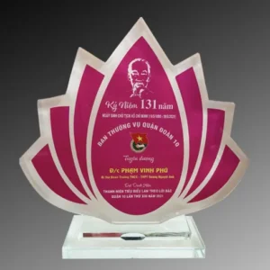 Kỷ niệm chương pha lê thủy tinh S7C cao tổng 14cm 16cm 18cm — ảnh thành phẩm SAIGONPR đã giao