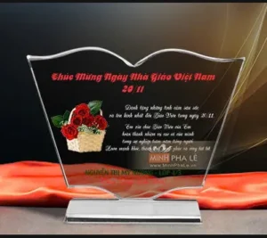 Kỷ niệm chương pha lê thủy tinh SAH cao tổng 14cm 16cm 18cm — ảnh thành phẩm SAIGONPR đã giao