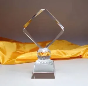 Kỷ niệm chương pha lê thủy tinh SĐ4PL cao tổng 16 - 18cm — ảnh thành phẩm SAIGONPR đã giao