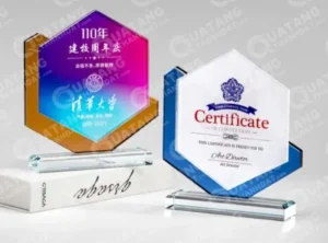 Kỷ niệm chương pha lê thủy tinh TEG cao tổng 20cm — ảnh thành phẩm SAIGONPR đã giao